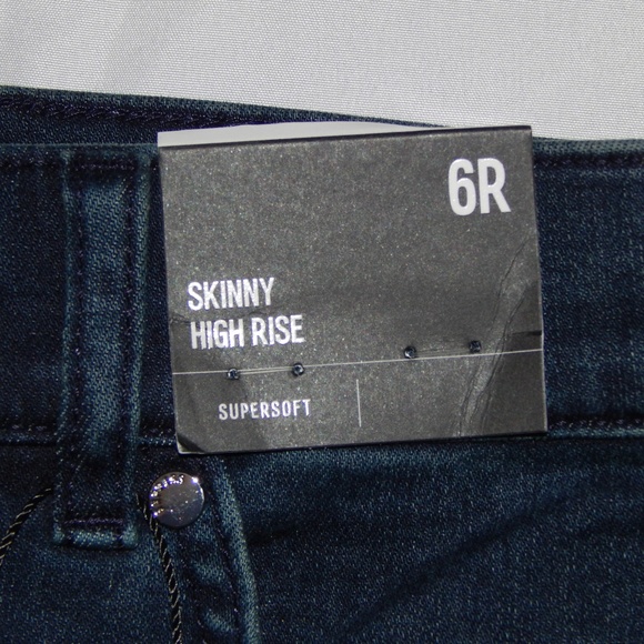 Express Skinny High Rise Jeans - Picture 2 of 5